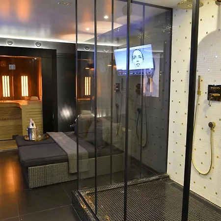 Chambre Avec Jacuzzi Sauna Privatif Apartment *